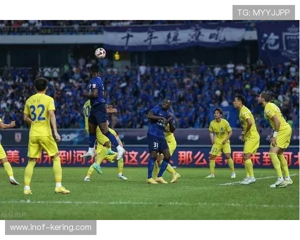 津门虎与沧州雄狮激烈对决展现中超精彩竞争局面 津门虎与沧州雄狮激烈对决展现中超精彩竞争局面